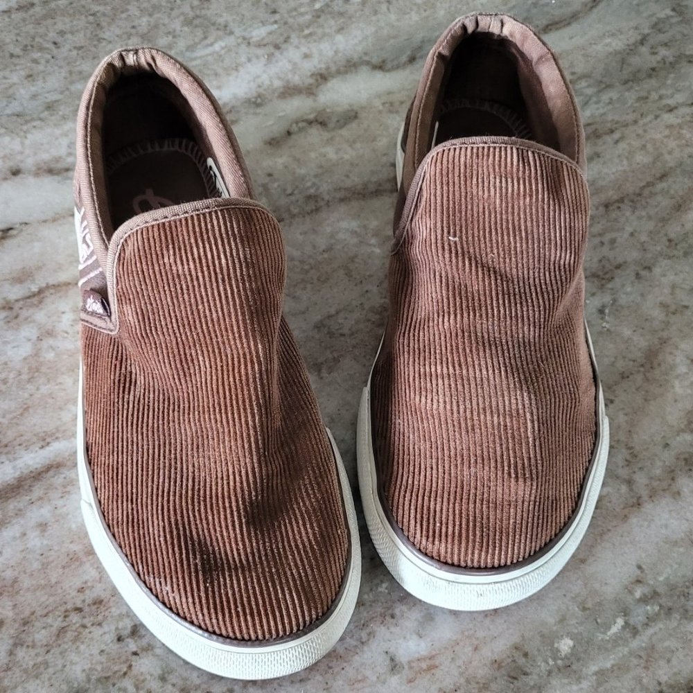 Women's Etnies brown slip on sneakers.